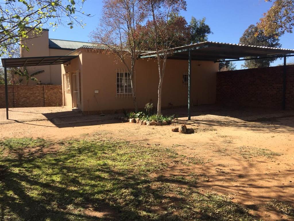 4 Bed House in Mnandi AH photo number 21