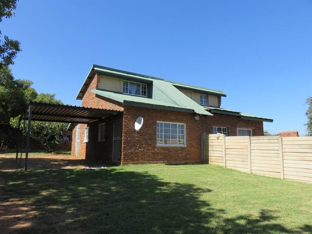 4 Bed House in Mnandi AH photo number 12