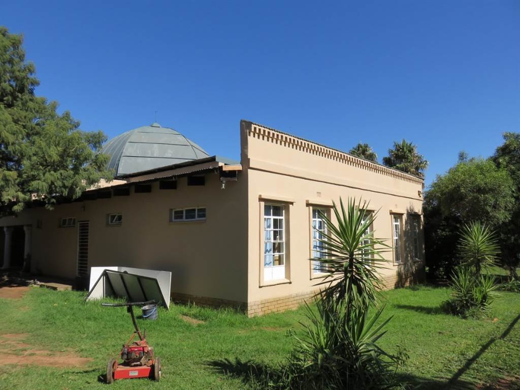 4 Bed House in Mnandi AH photo number 6