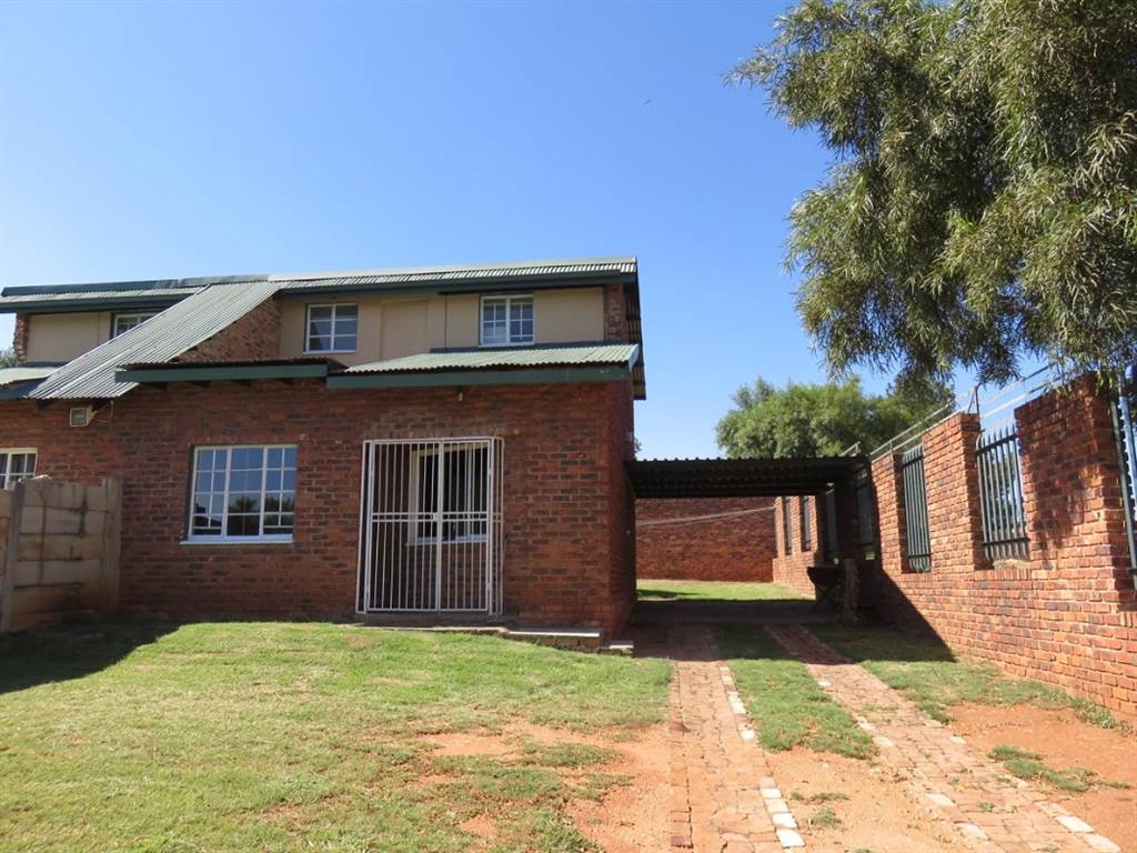 4 Bed House in Mnandi AH photo number 14