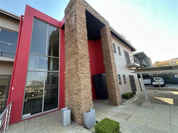 356  m² Commercial space