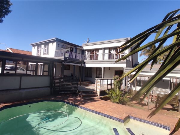 4 Bedroom House 4 Bedroom House