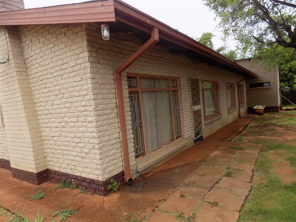 5 Bed House in Mokopane photo number 2