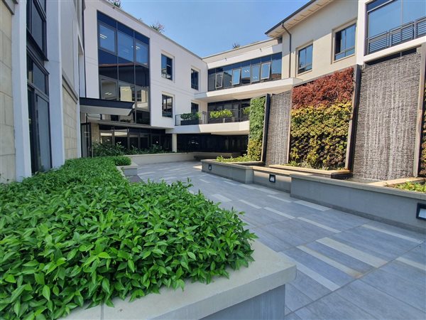 406  m² Commercial space in Fourways