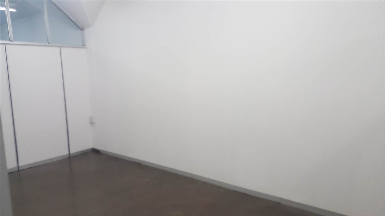 149  m² Commercial space in Durban CBD photo number 3