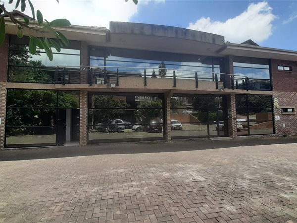 381  m² Commercial space