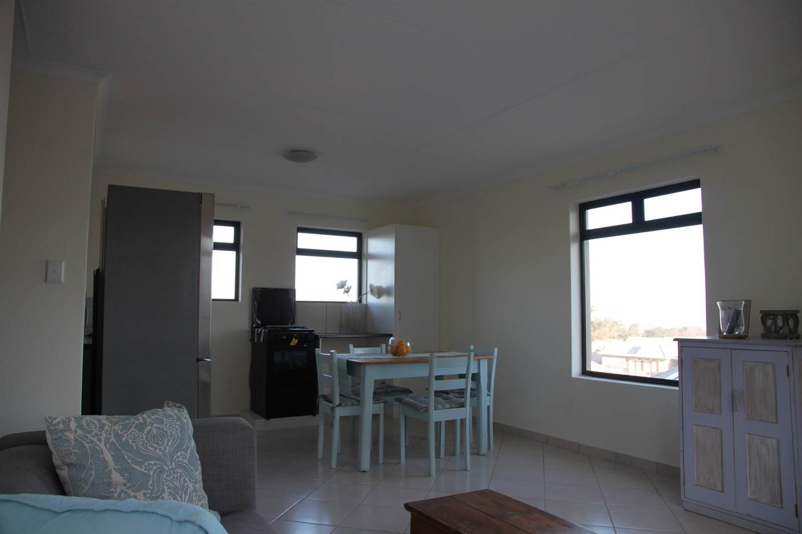 2 Bed Apartment in Kidds Beach photo number 15