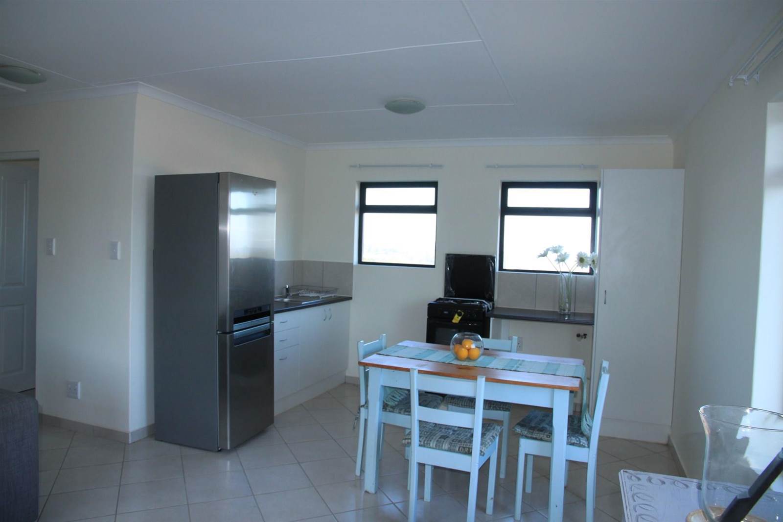 2 Bed Apartment in Kidds Beach photo number 6
