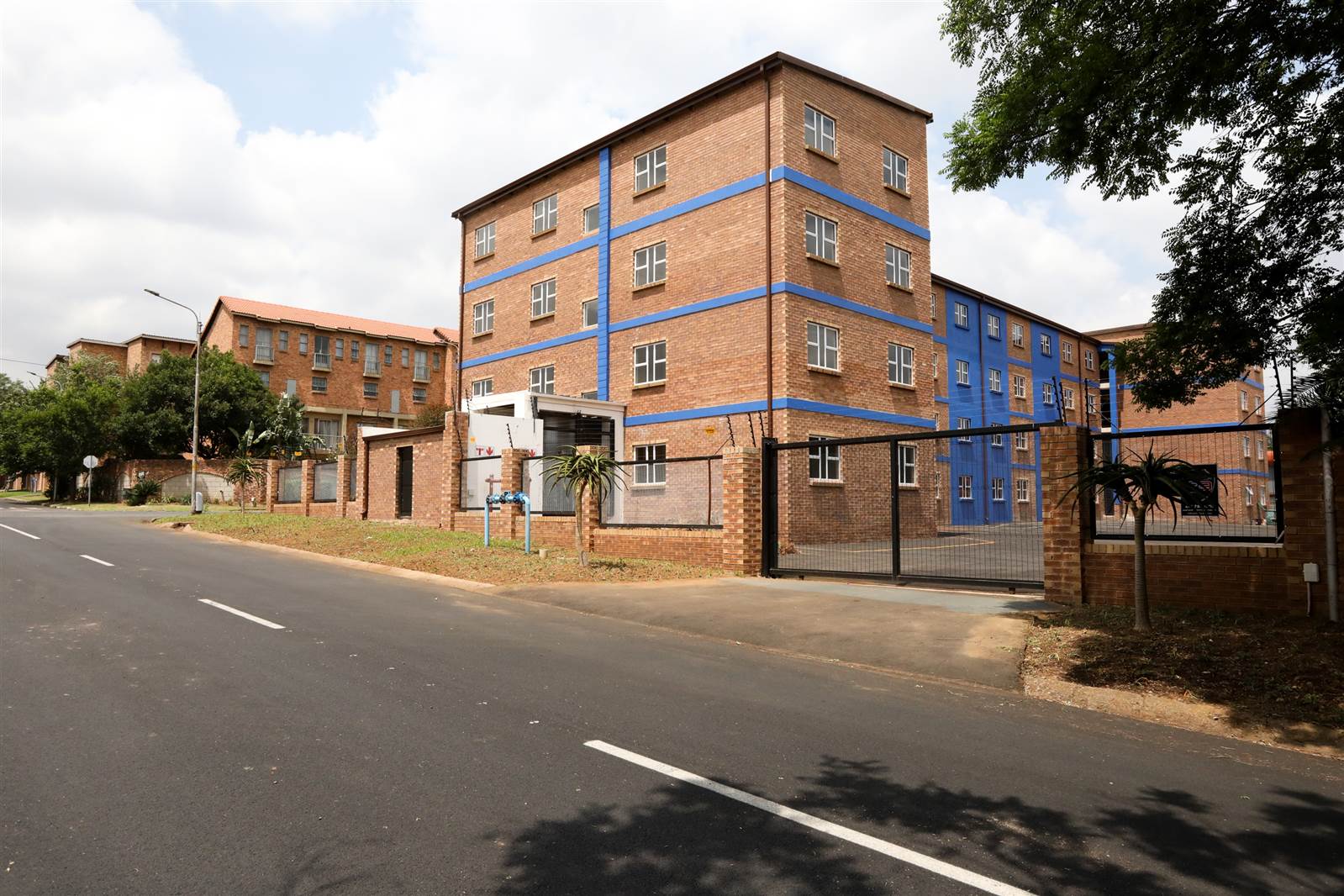 2 Bed Apartment in Edenvale photo number 10