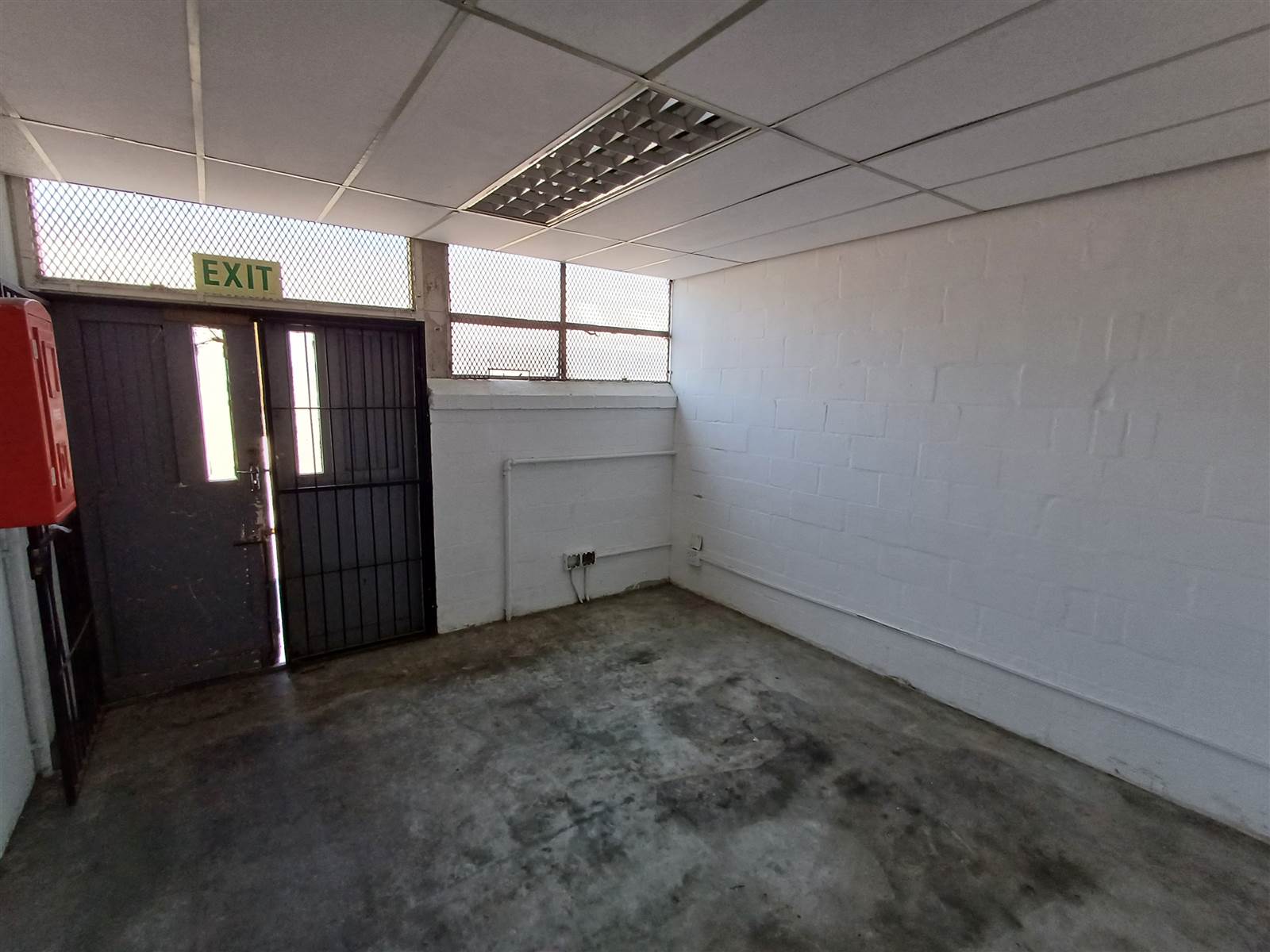 475  m² Industrial space in Retreat photo number 2