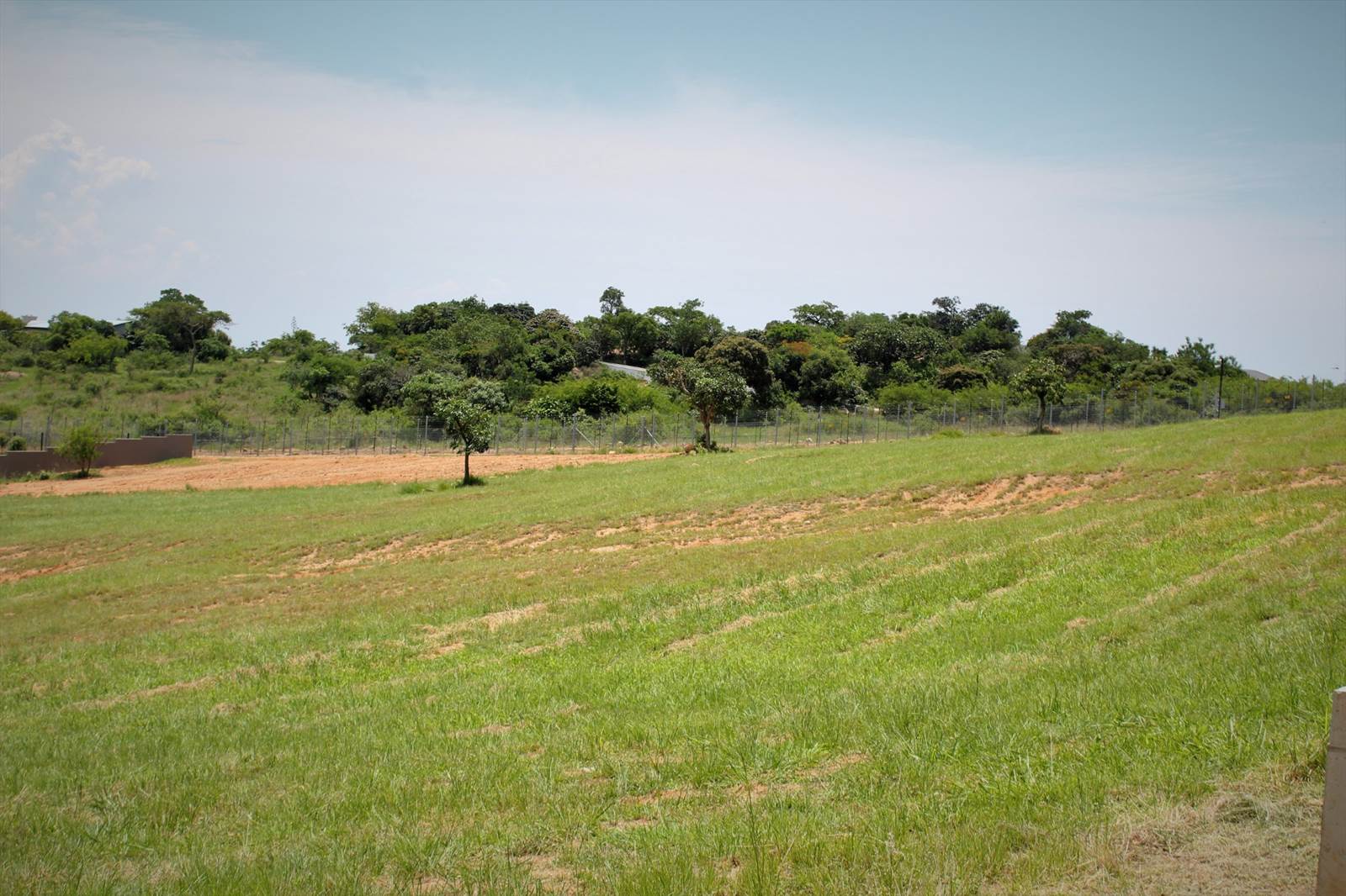 2558 m² Land available in Sonheuwel photo number 1