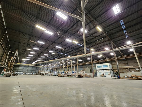 8497  m² Industrial space in Commercia