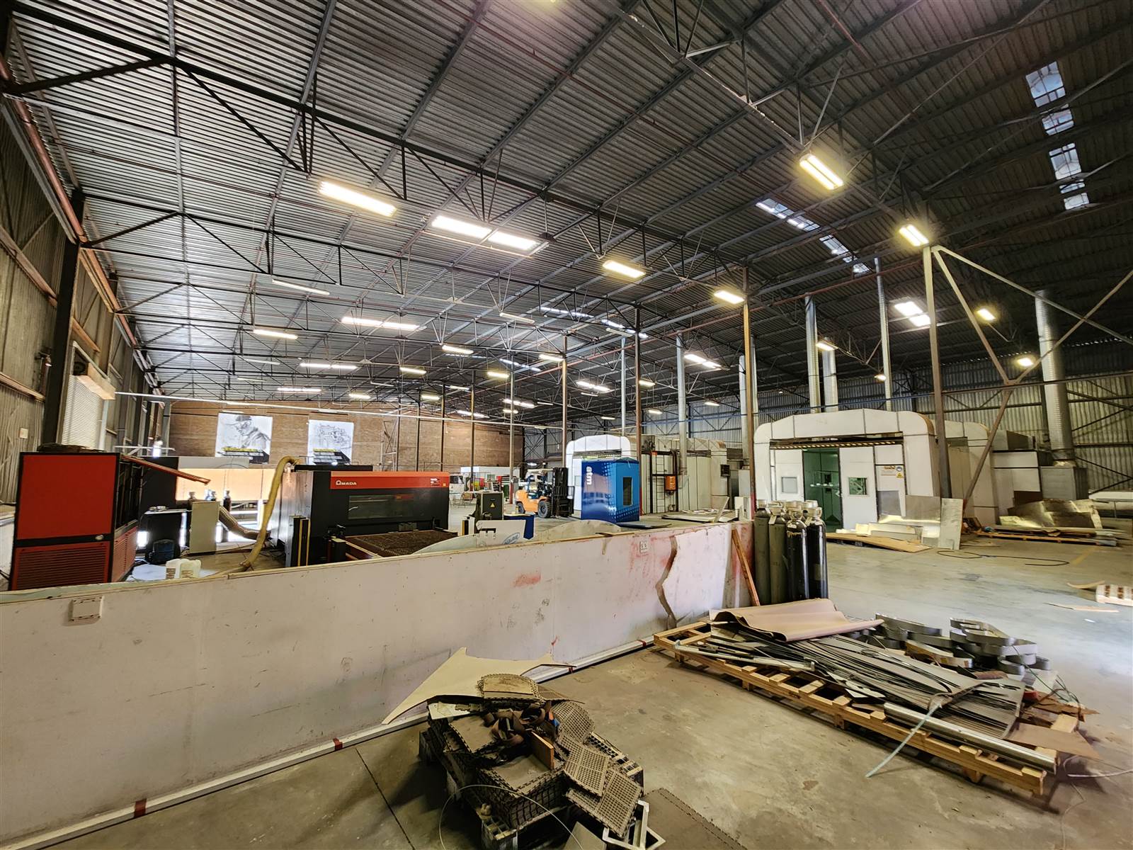 8497  m² Industrial space in Commercia photo number 12