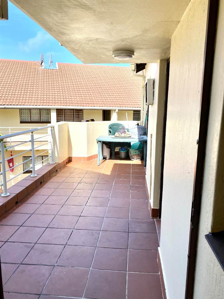 3 Bed Townhouse in Scottburgh South photo number 19