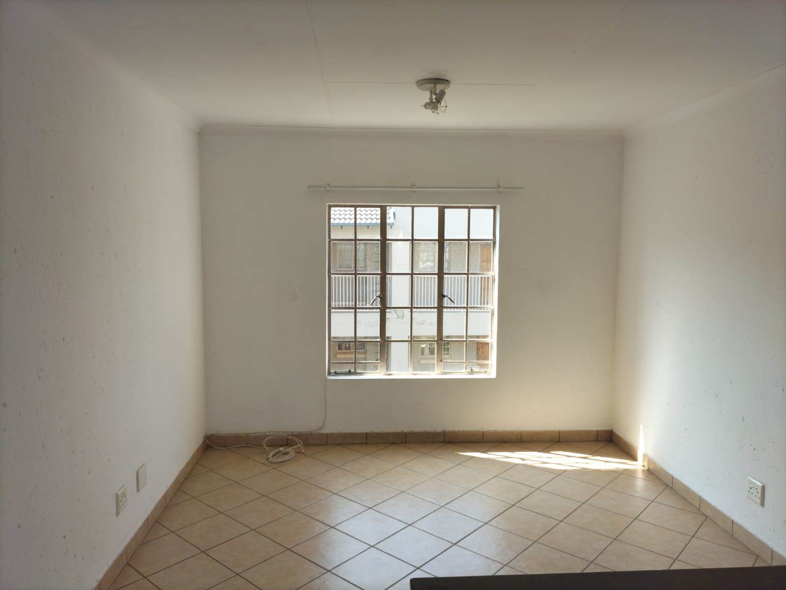 1 Bed Apartment in Waterval East photo number 9