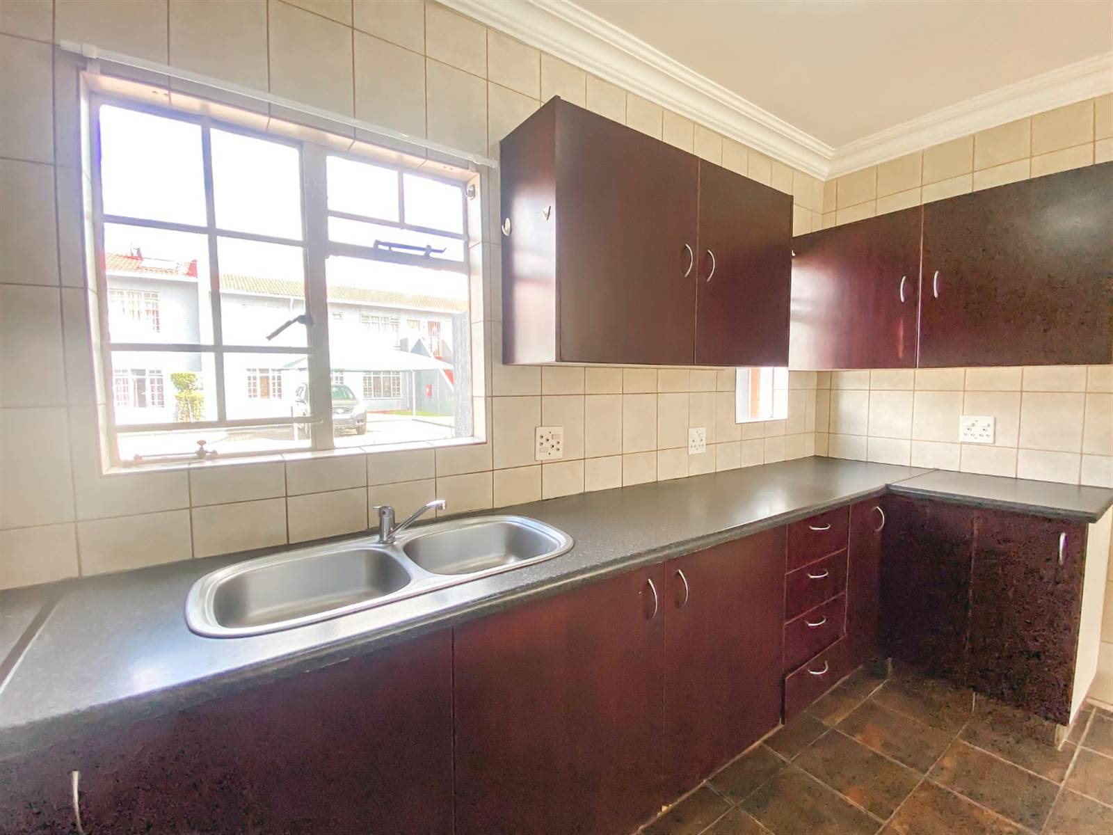 3 Bed Townhouse in Beyers Park photo number 4