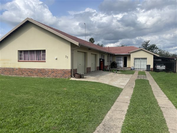 5 Bedroom House 5 Bedroom House