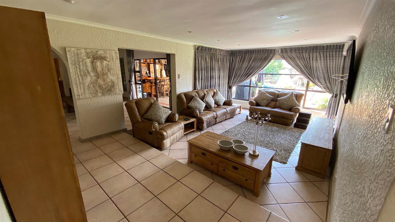 5 Bed House in Carletonville photo number 11