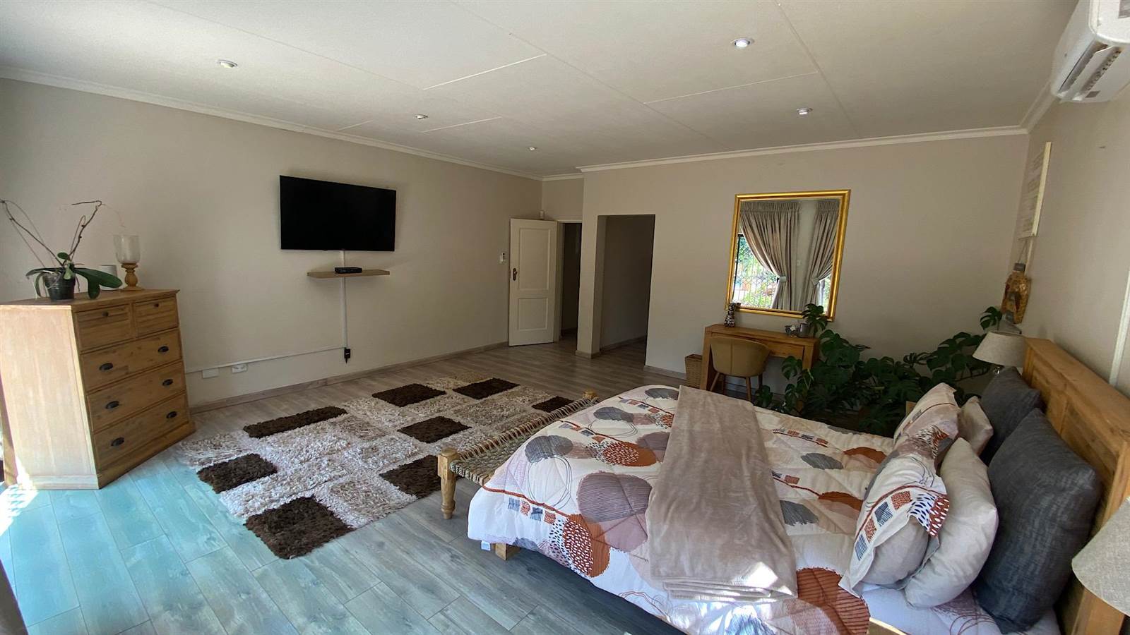 5 Bed House in Carletonville photo number 26