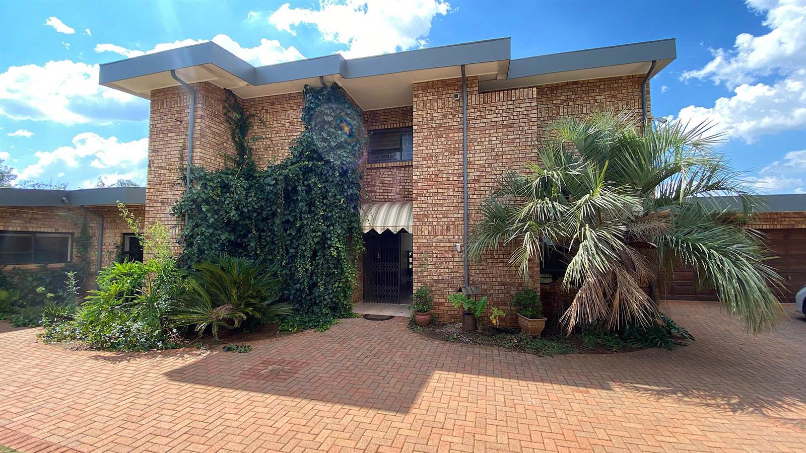 5 Bed House in Carletonville photo number 1