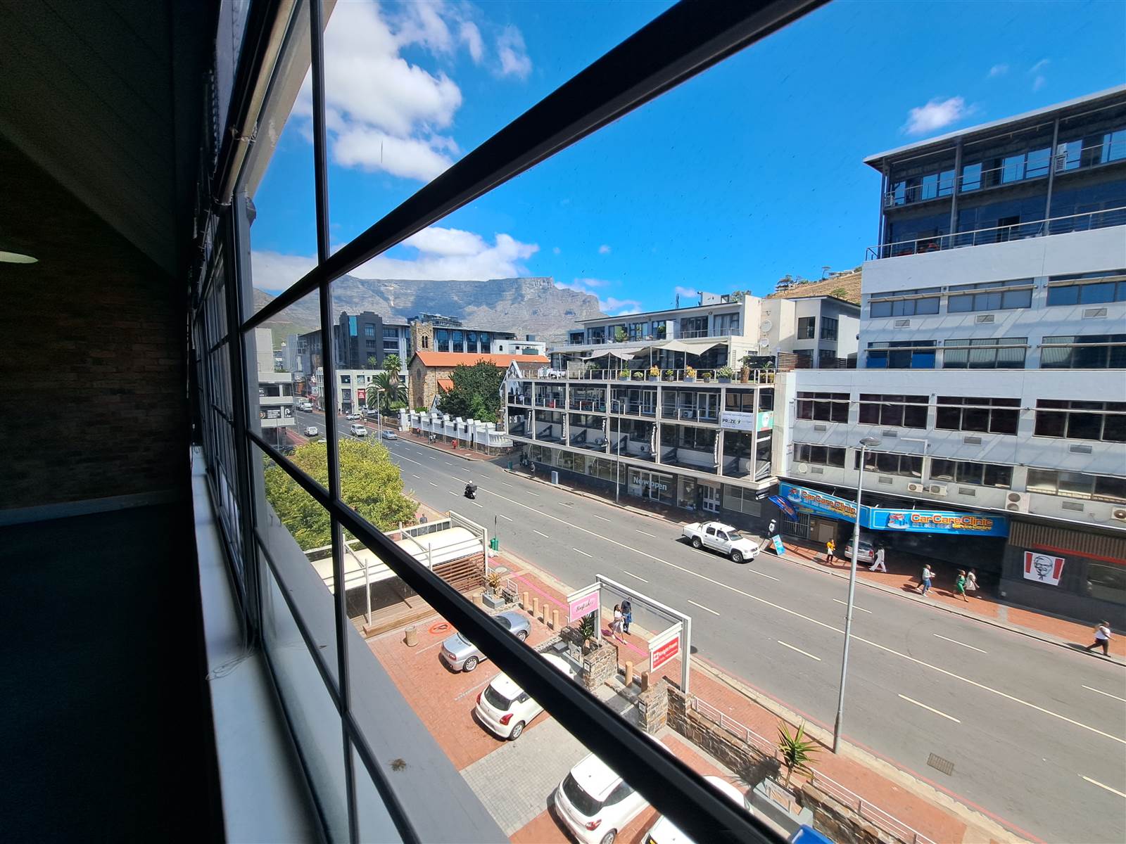 109  m² Commercial space in Green Point photo number 1