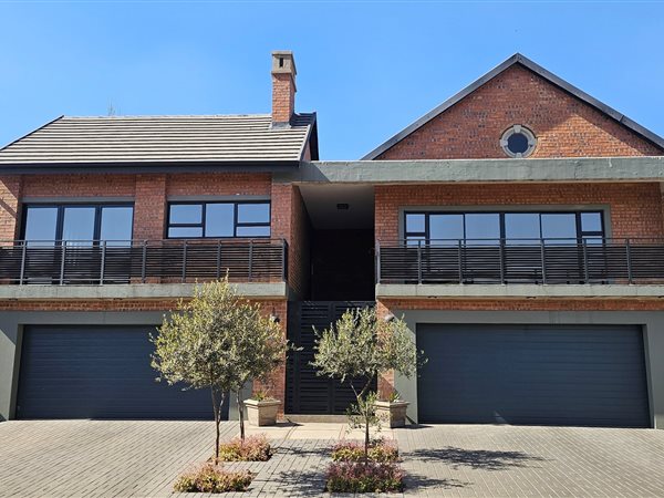 4 Bedroom House 4 Bedroom House
