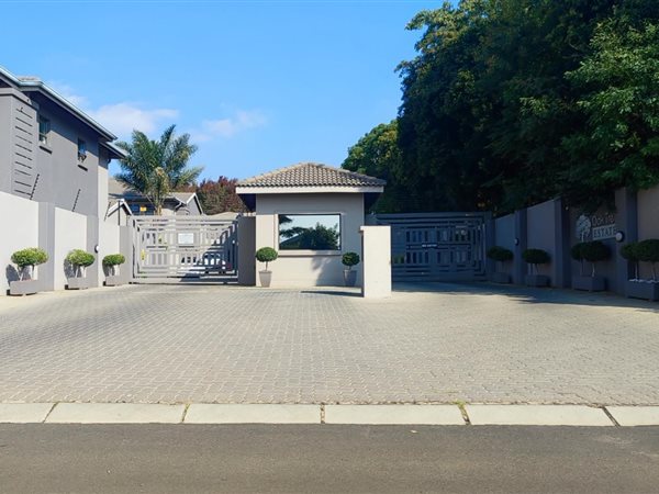 2 Bedroom Townhouse 2 Bedroom Townhouse