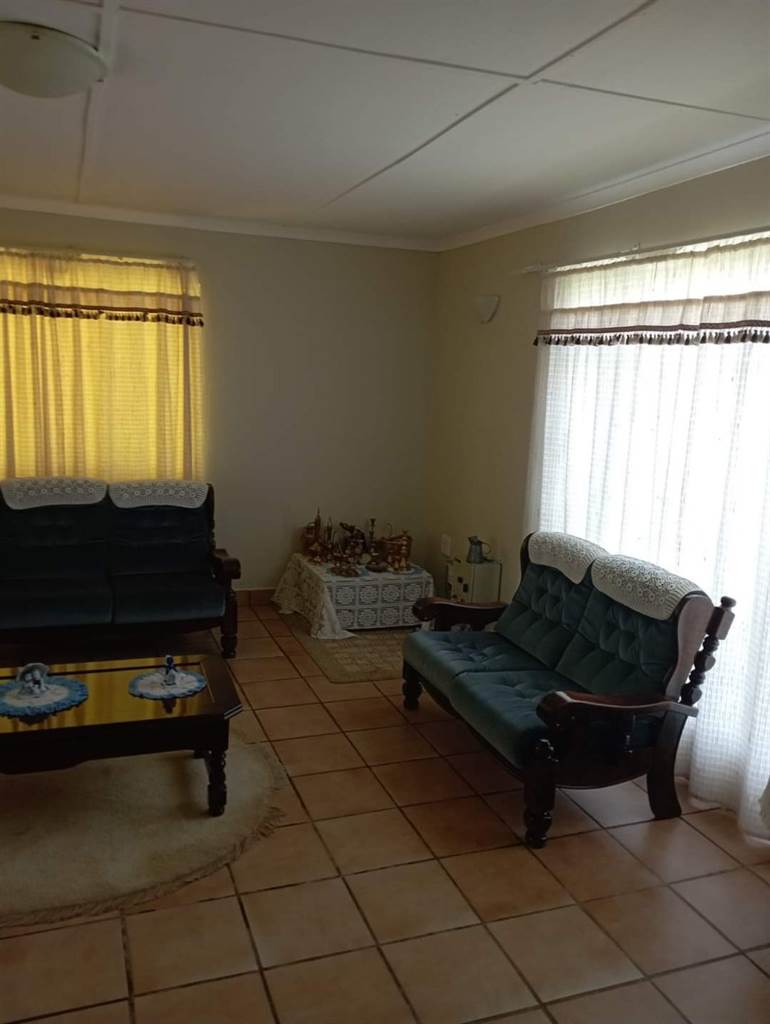 3 Bed House in Klerksdorp photo number 19