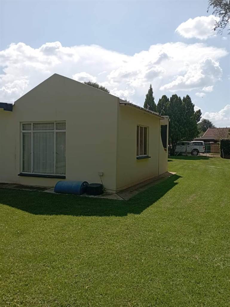 3 Bed House in Klerksdorp photo number 25