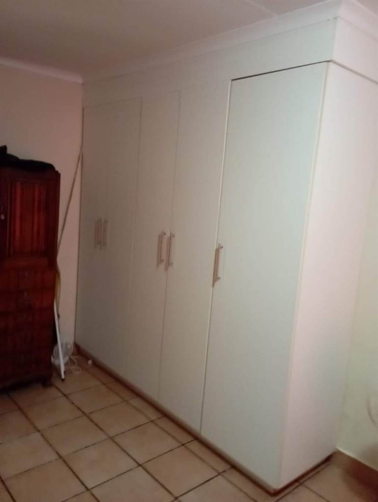 3 Bed House in Klerksdorp photo number 14