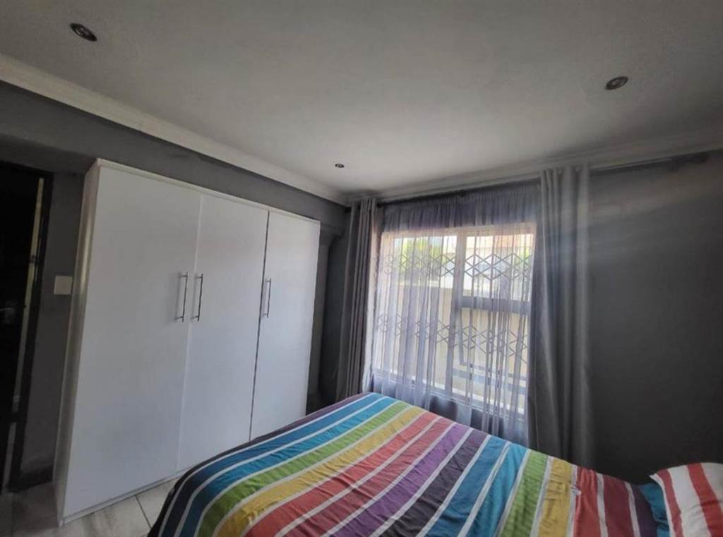 4 Bed House in Tlhabane photo number 16