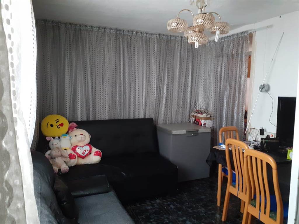 1 Bed Apartment in Stanmore photo number 4