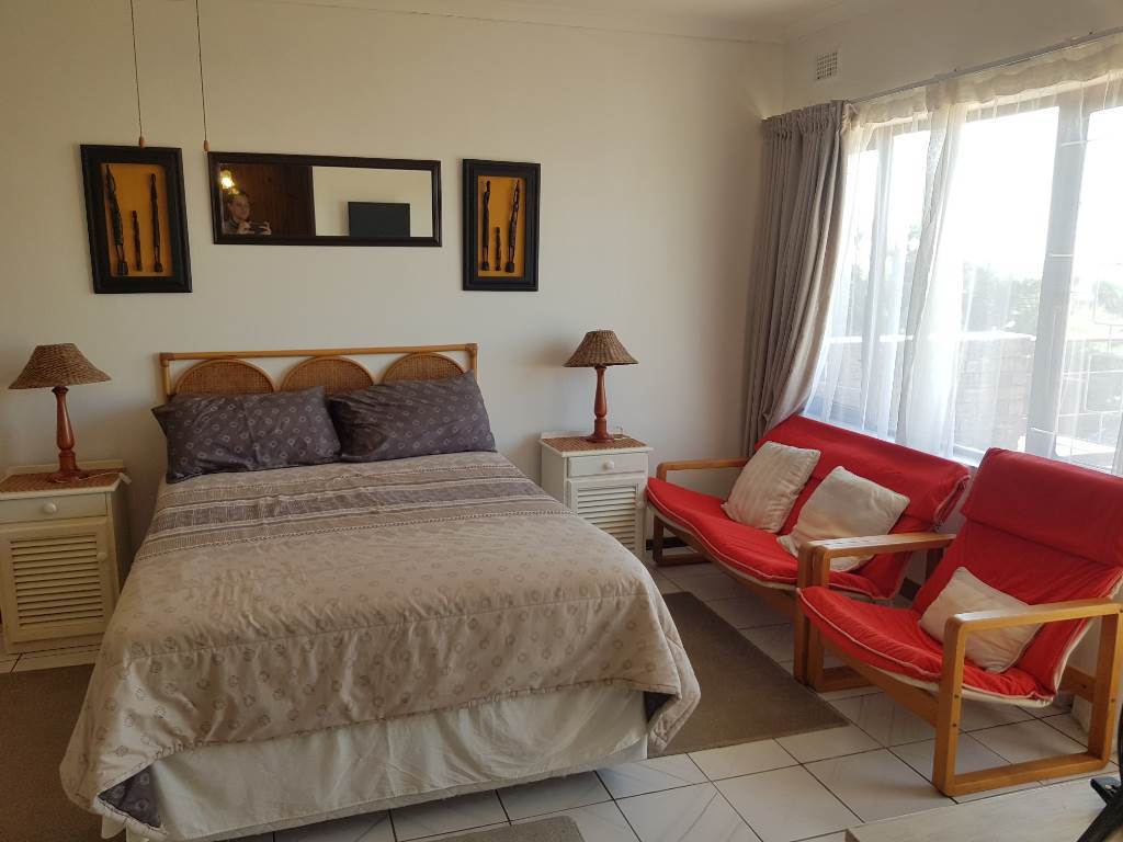 3 Bed Apartment in Uvongo photo number 11