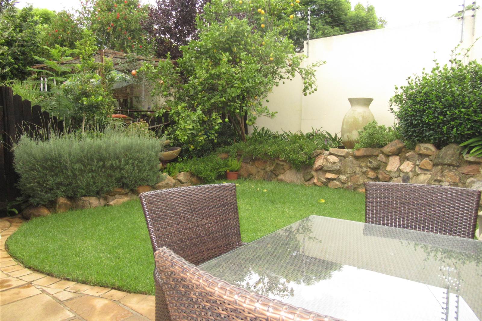 1 Bed Apartment in Douglasdale photo number 15