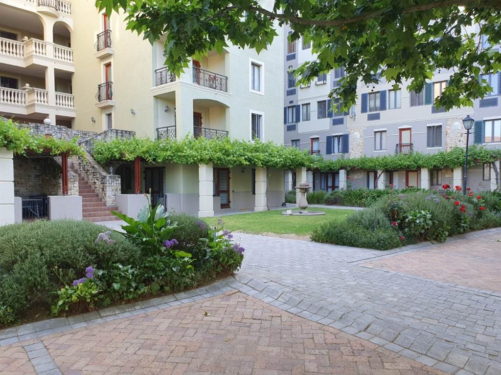 2 Bed Apartment in Rosendal photo number 1