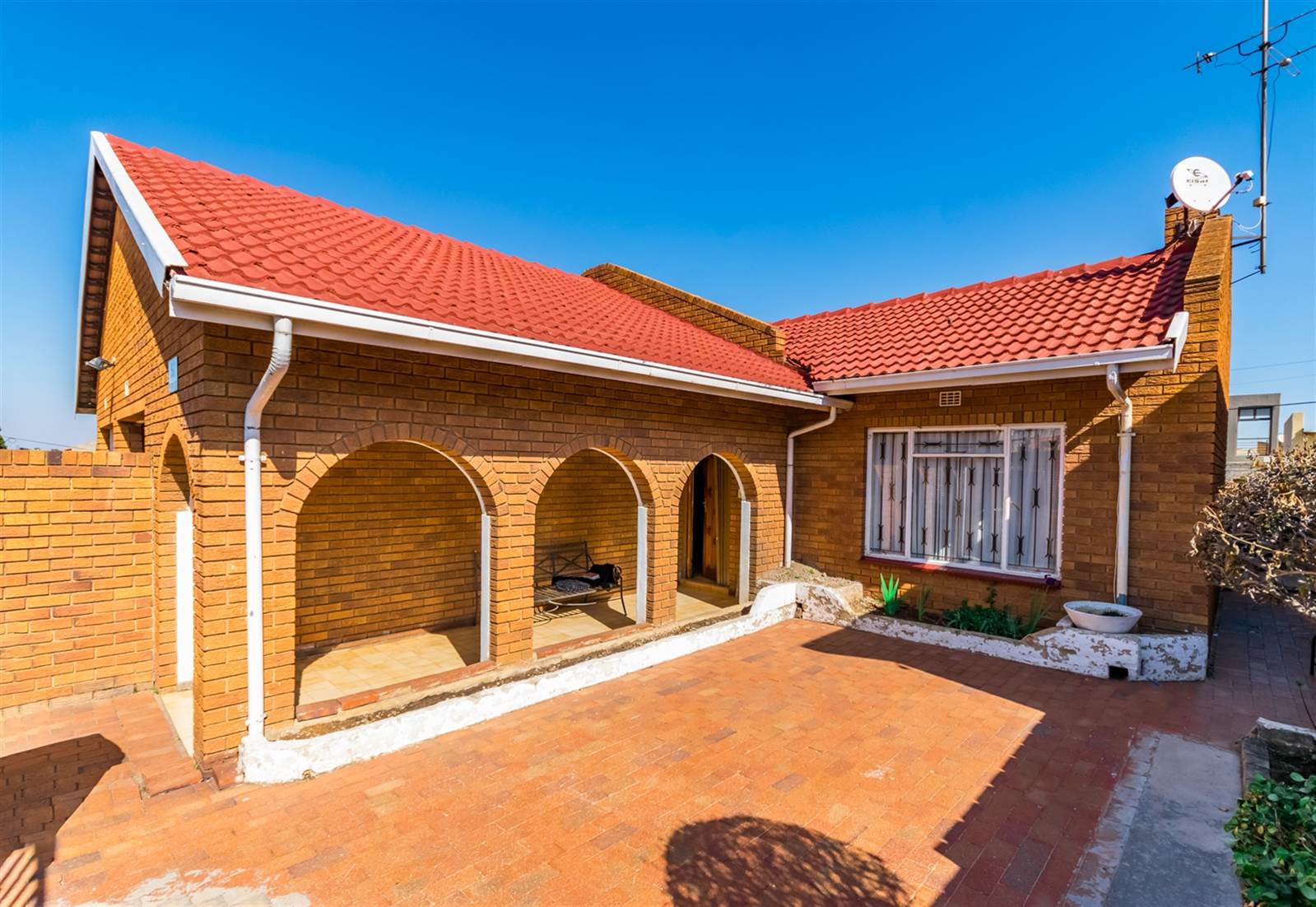 4 Bed House in Diepkloof photo number 1