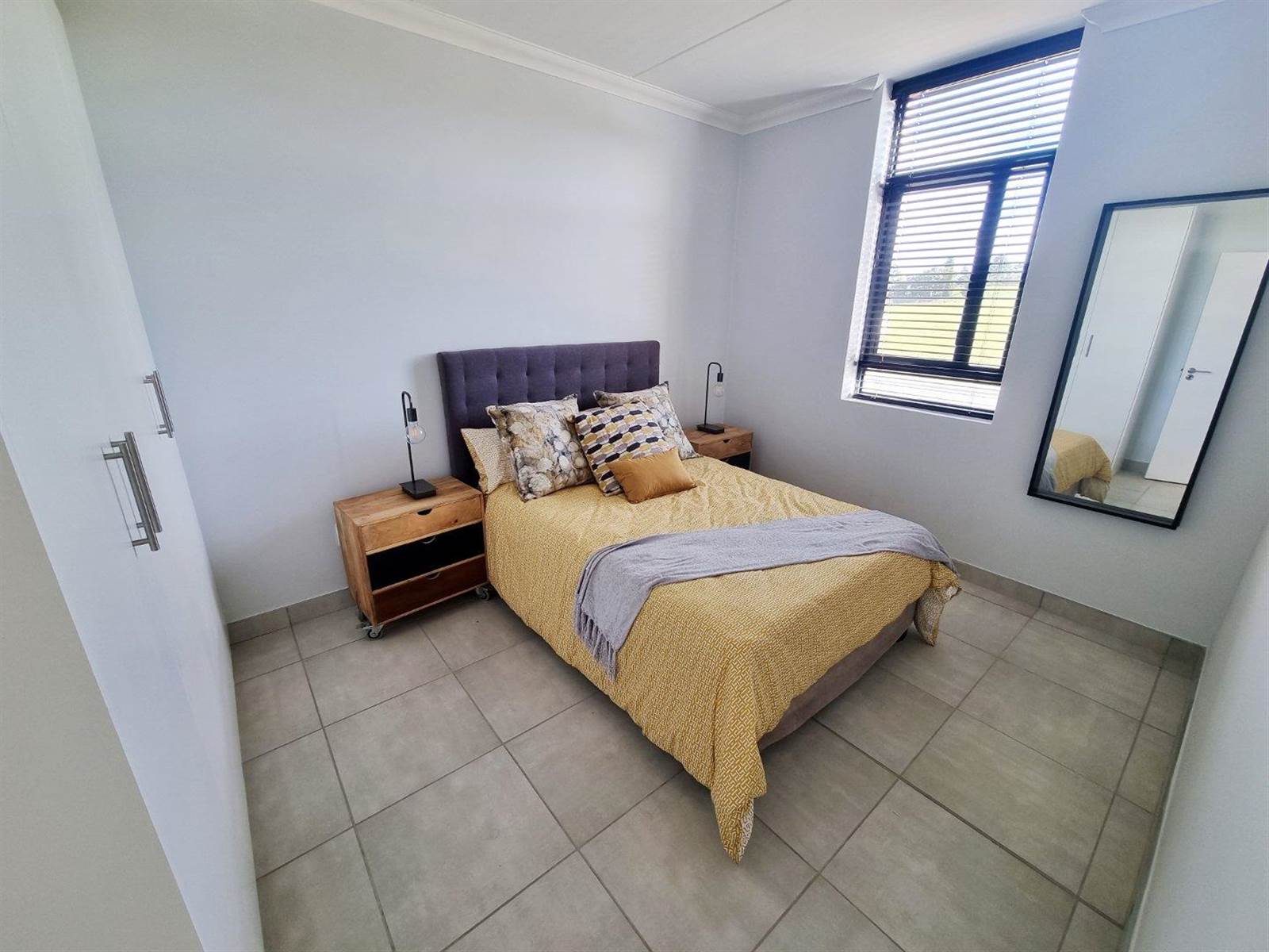 2 Bed Apartment in Vredekloof photo number 5