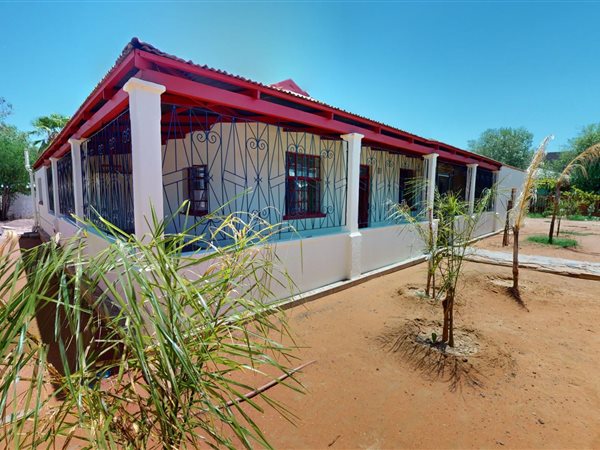 4 Bedroom House 4 Bedroom House