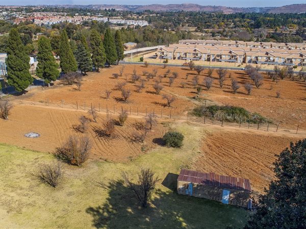 3.5 ha Land available in Ruimsig