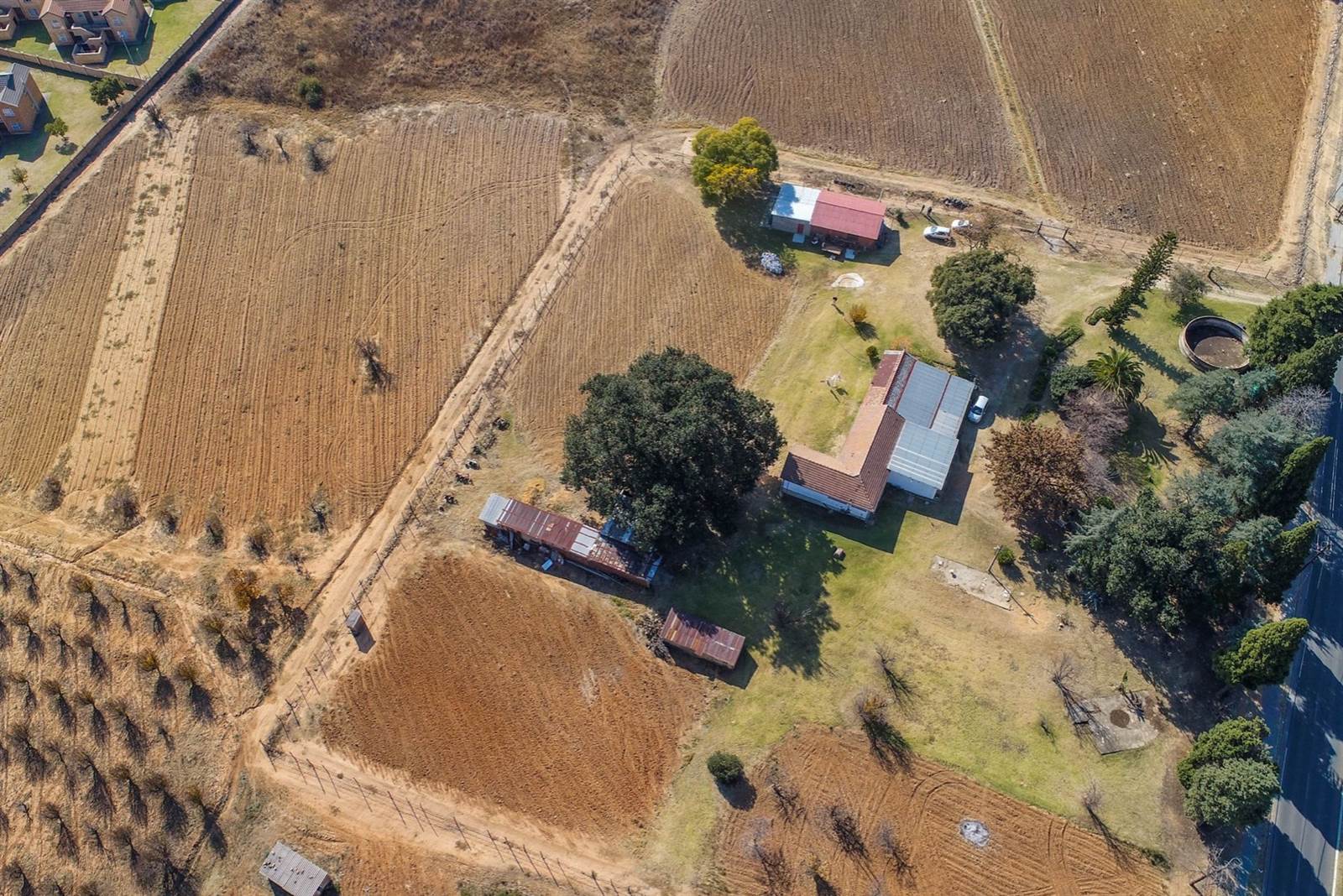 3.5 ha Land available in Ruimsig photo number 4