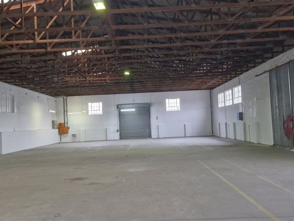 652 m² Industrial space 652 m² Industrial space