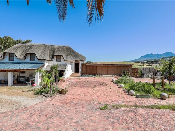 7 Bed House in Somerset West Central