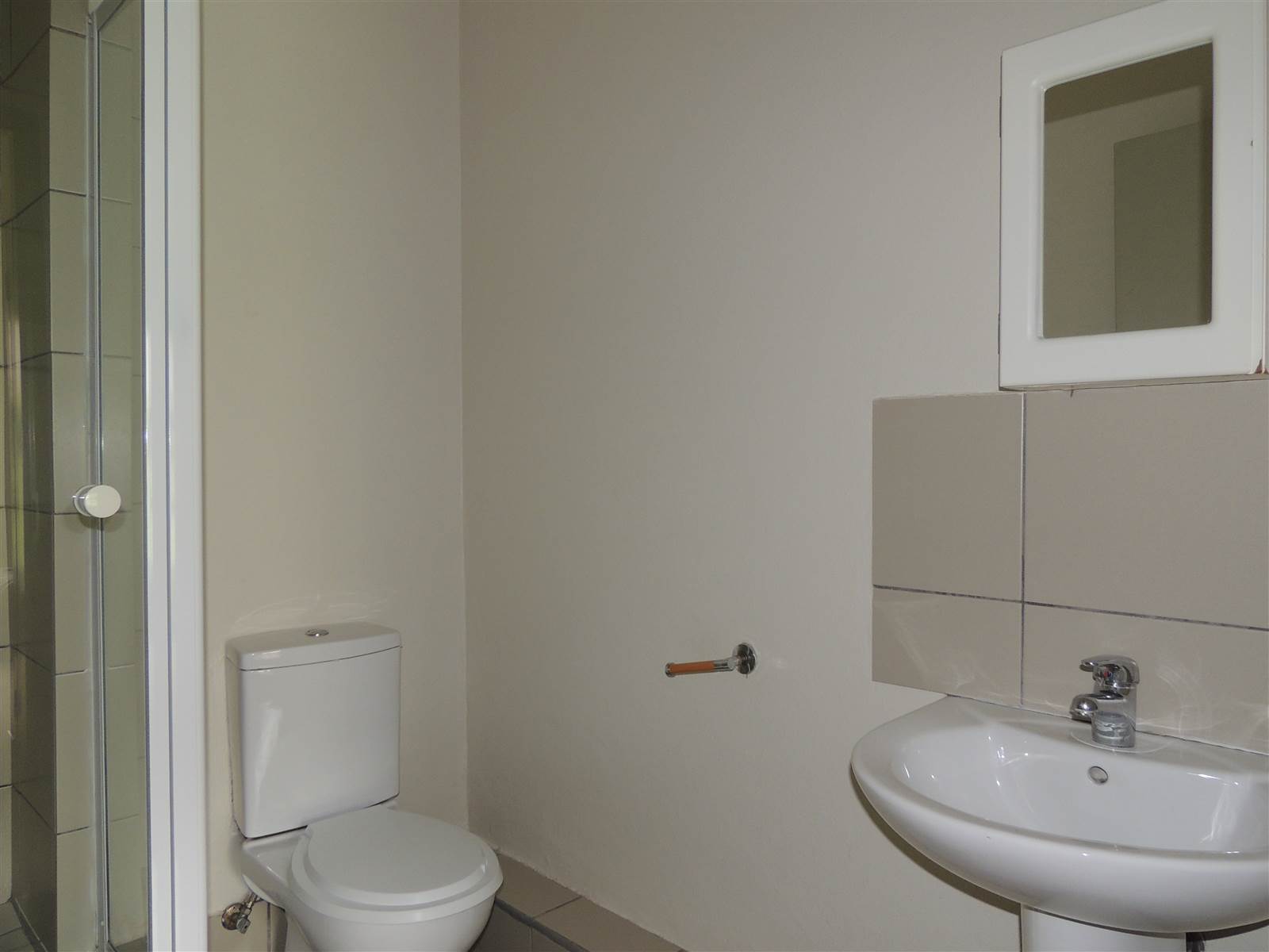 1 Bed Apartment in Willowbrook photo number 9