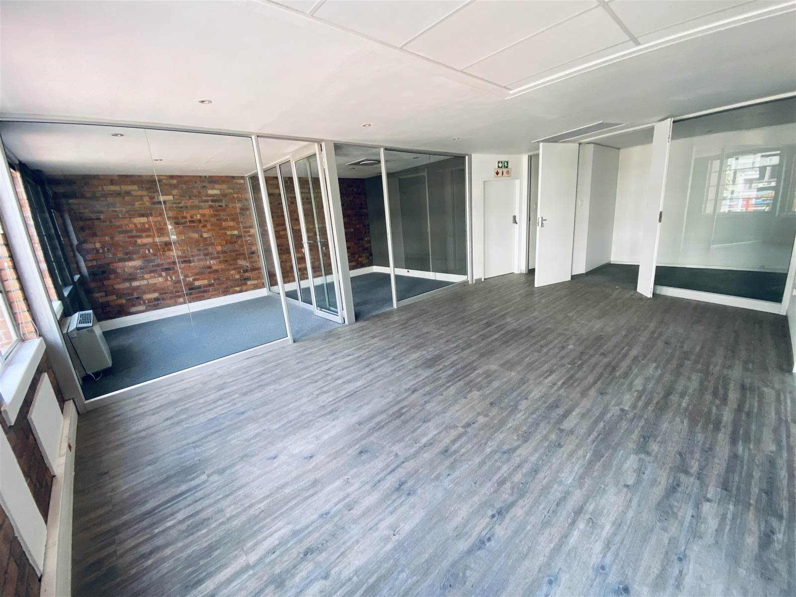 164  m² Commercial space in De Waterkant photo number 6