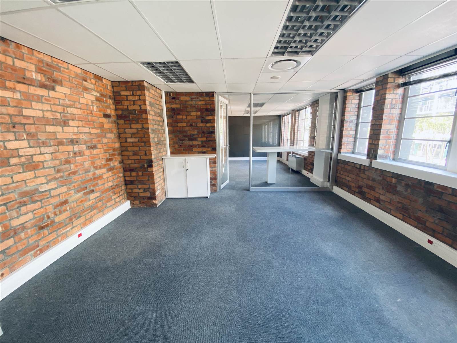 164  m² Commercial space in De Waterkant photo number 13