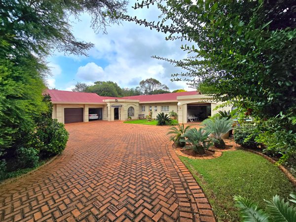 4 Bedroom House 4 Bedroom House