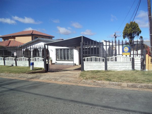 4 Bedroom House 4 Bedroom House