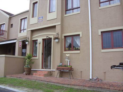 2 Bed Duplex in Brackenfell Central photo number 2