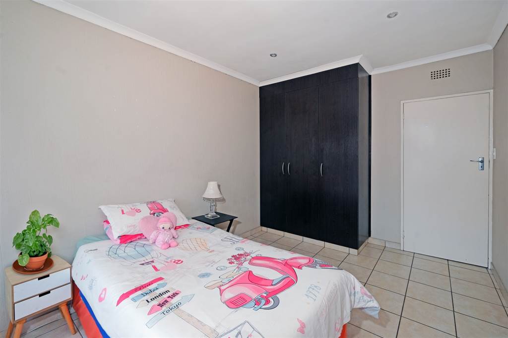 3 Bed Townhouse in Randpark Ridge photo number 12