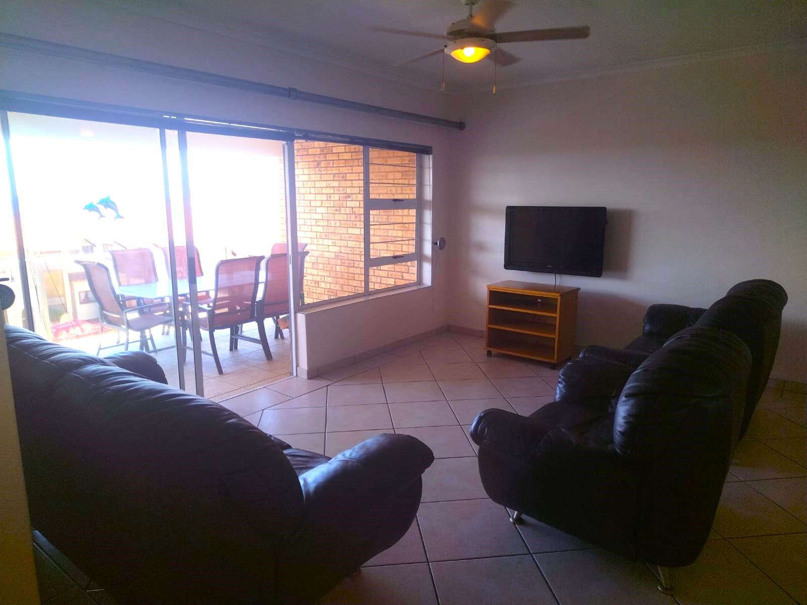 3 Bed Apartment in Uvongo photo number 10